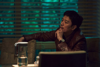 朴喜洵饰演私家侦探，而他有另一身分。