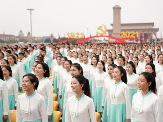 3千人合唱團共唱出9首歌。新華社