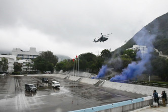 警隊進行反恐演練。