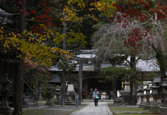 据报日本拟明春开放外国团客入境。AP资料图片