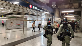 港铁车站连月遭受示威者冲击破坏。资料图片