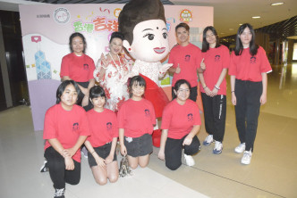 以後由學生帶著家燕組的吉祥物去代表參與慈善活動。