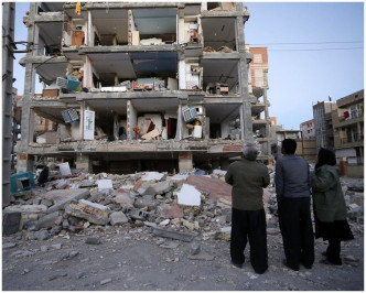伊朗有14个省受灾，3万多间房屋损毁。 AP