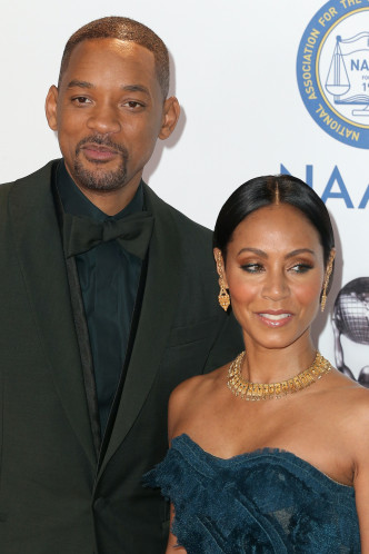 今年7月女星珍達娉琦(Jada Pinkett Smith)
上節目自爆曾背老公韋史密夫(Will Smith)偷食饒舌歌手August Alsina。