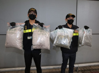 海关检获共约2公斤怀疑大麻花，估计市值约41万元。