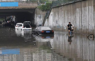 北京市内出現水浸。網上圖片