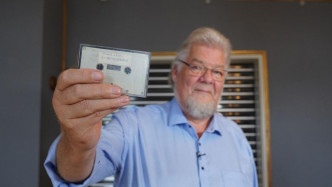 霍仁將收藏了超過50年的錄音帶拍賣。互聯網圖片