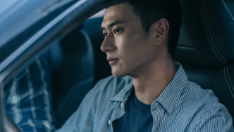 金馬獎男配角劉冠廷飾演機智的新人警員陳家豪，協助徐梓薇查案。