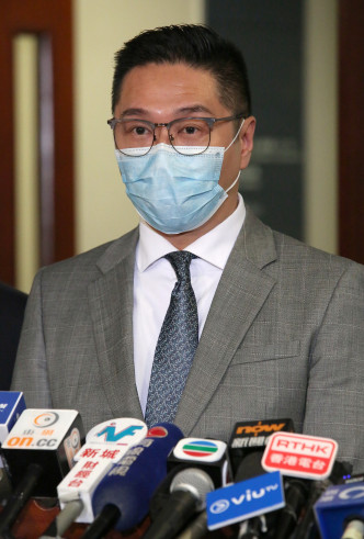 批发及零售界立法会议员邵家辉表示不同意延长防疫措施14日。