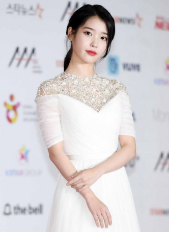 IU。