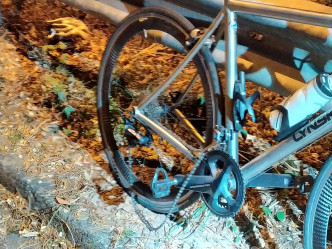 意外現場遺下一輛單車。