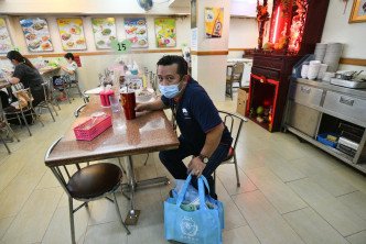 民政總署為九龍城區泰裔人士安排免費病毒檢測服務。