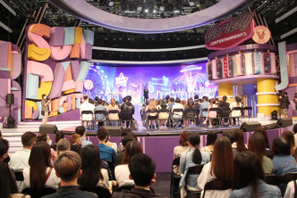 TVB今日進行首輪面試，吸引1,800人報名。