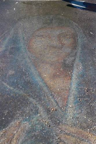 一幅聖母畫像顯現。網上圖片
