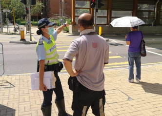 行动中警方发出70张传票。