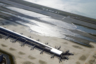 大阪关西机场或需时1周才重开。AP图片