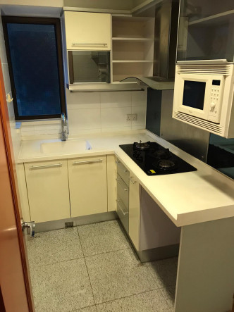 厨房已留有空间放置雪柜及洗衣机。