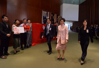行政长官林郑月娥出席立法会质询环节。