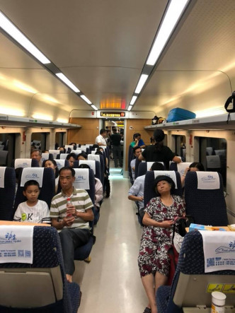 有港人被困高鐵上。香港網民Ronald Tang圖片