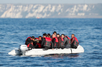 近期不斷有難民經法國前往英國。路透社圖片