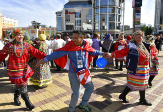 大批秘鲁球迷涌到俄罗斯支持国家队。AP图片
