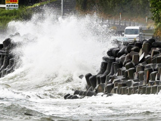 超强台风「海神」吹袭日本， 造成2人死亡，至少50人伤。AP图片