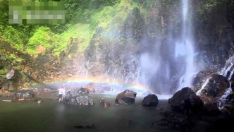 馬來西亞著名景點「彩虹瀑布」。網圖