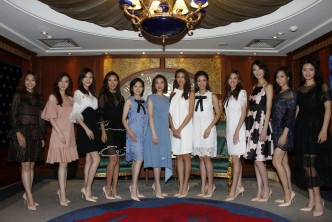 12名佳麗到台北「玫瑰夫人餐廳」進行拍攝。
