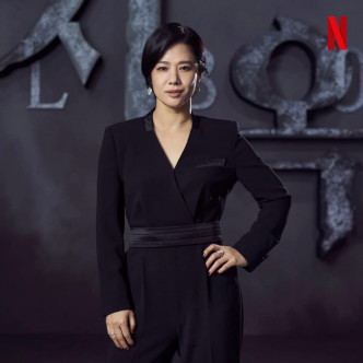 金贤珠饰演与「新真理会」斗争的律师闵慧珍。