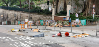 香港大学外簿扶林道。