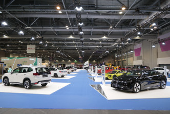 场内设有六大展区，五十个参展品牌展出逾一百五十辆汽车，香港汽车商会旗下品牌代理各展出一辆新车。