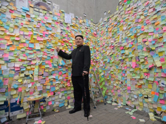 Howard X 在過去香港反修例運動期間，多次扮演北韓領䄂現身示威場合。資料圖片