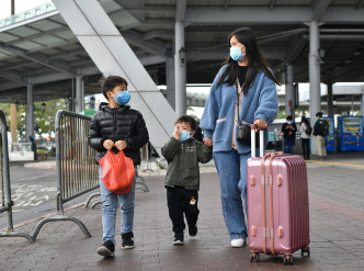 食物及衞生局正與內地商討入境互免檢疫。資料圖片