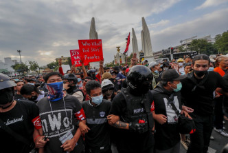 曼谷再有大规模示威争取改革皇室制度。AP图片