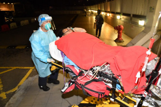 有伤者由北大屿山医院转送至玛嘉烈医院抢救。