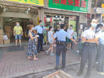 消防及警方到场。 梁国峰摄