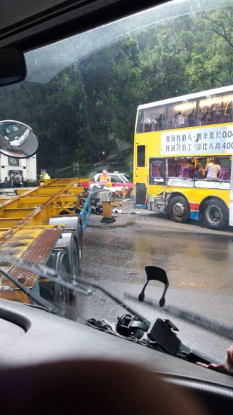 「即时香港各区天气及交通情况」ＦＢ图片