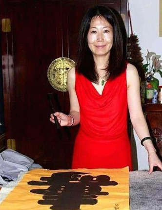叶赫那拉·姝宏写得一手好字，是位知名书法家。