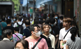 市面人头涌涌。