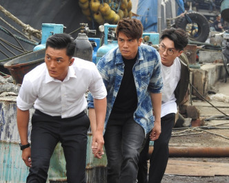 在《兄弟》一剧中，杨明演较硬朗的角色，没太多表情。