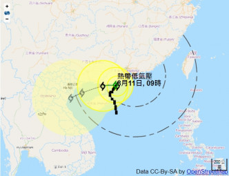 天文台指，过去数小时，热带低气压的移动速度有所增加，逐渐靠近广东西部沿岸。