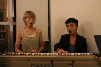 唱歌有一手的阿Ling，亦有跟星级音乐老师Guddy（陈杰龙）学唱歌。