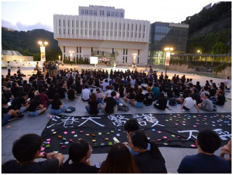 有港大醫護人員出席。