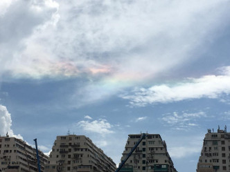 「火彩虹」，10時58分攝於佐敦。facebook群組「社區天氣觀測計劃CWOS」Stanley Cheng攝