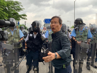 郭家麒要求警方停止驱散示威者