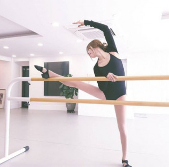 徐真熙坦言自己不喜歡運動，但是為了保持身材，所以學習芭蕾。網圖