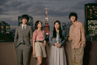 清原翔（右一）在新版《东京爱的故事》饰演三上。