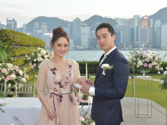 阿嬌與賴弘國之後在香港再舉行婚禮。