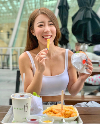 Alycia笑言同 burger and fries拍拖喎。