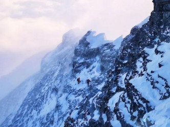 中国高程测量登山队在珠穆朗玛峰。(网图)